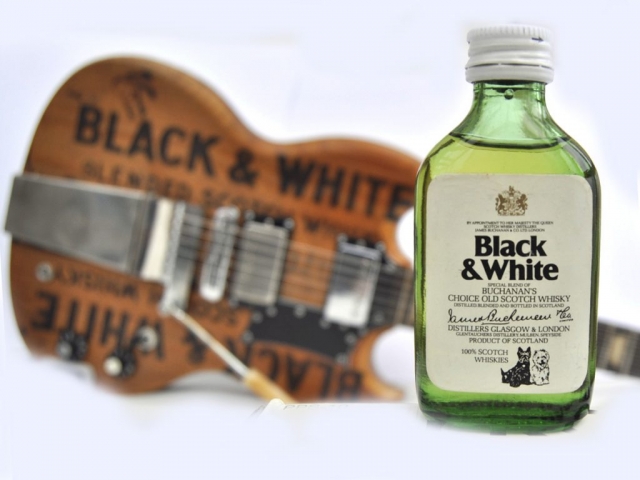 Black & White Blended Scotch Whisky Bottle Glasgow Scotland Wood with Veranda Guitar Gibson SG Standard
