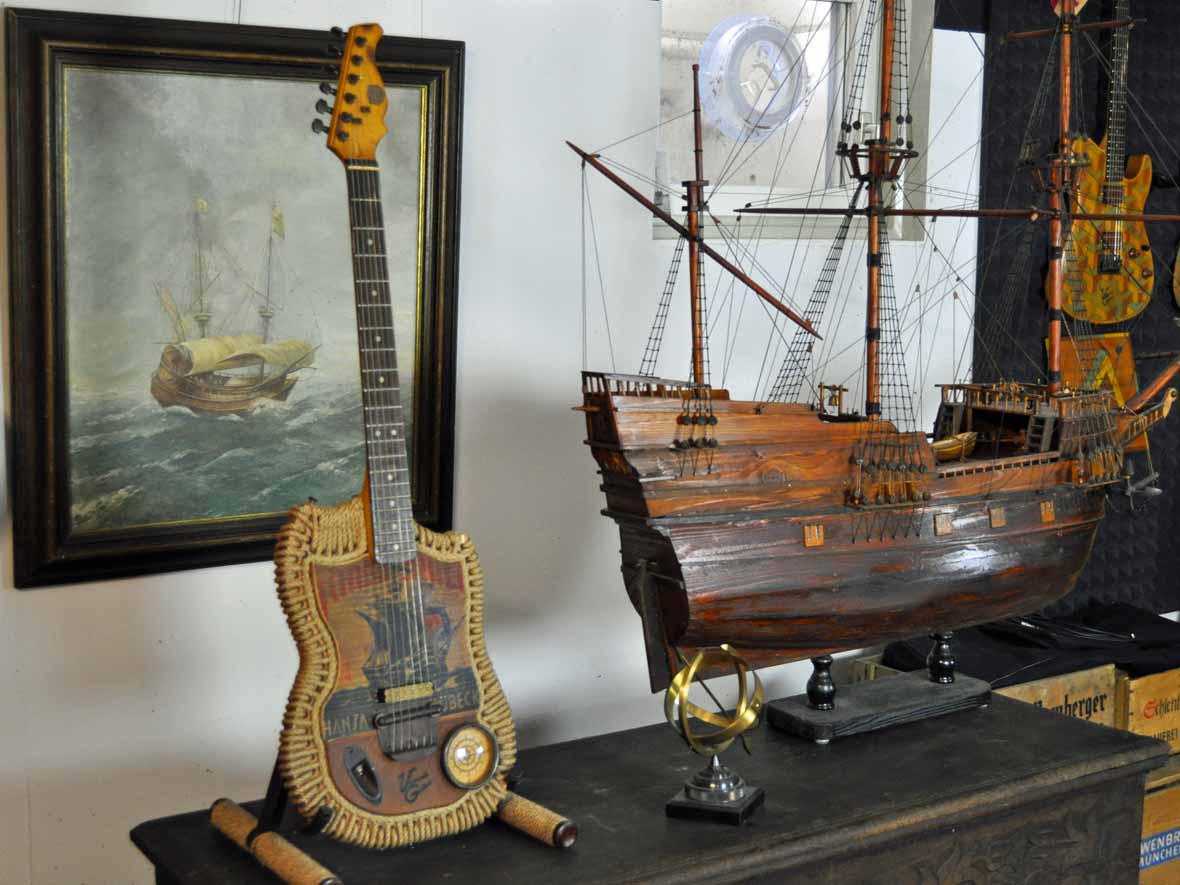 Veranda Sailing Ship Guitar Hansa Lubeck