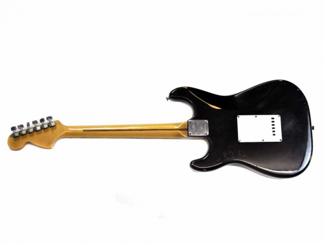 4-punkt Fender Stratocaster black