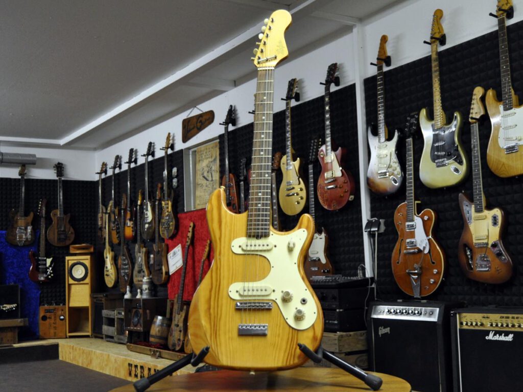 1975 Hofner Model 165 Solid